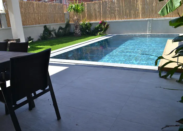 Vila Merkez 4 Odalarbanyolu Çeşme