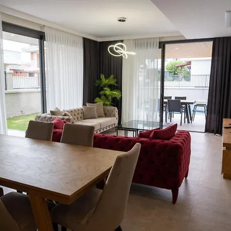 Merkez 4 Odalarbanyolu Villa *